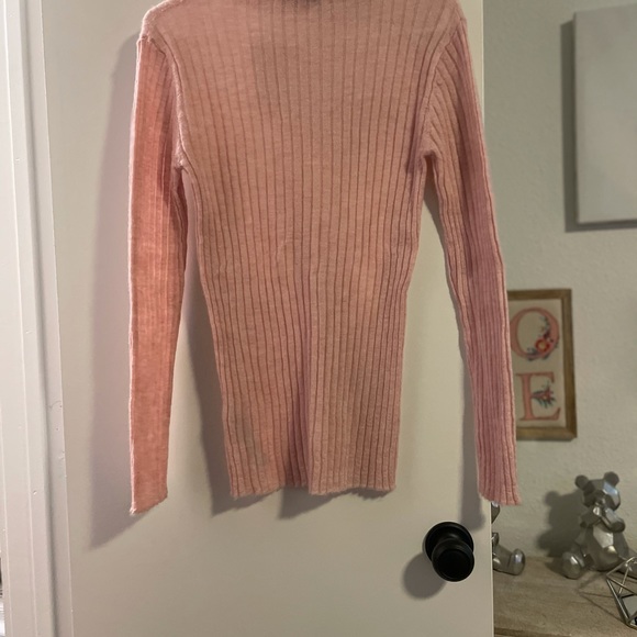 Zara light weight sweater - Picture 3 of 3